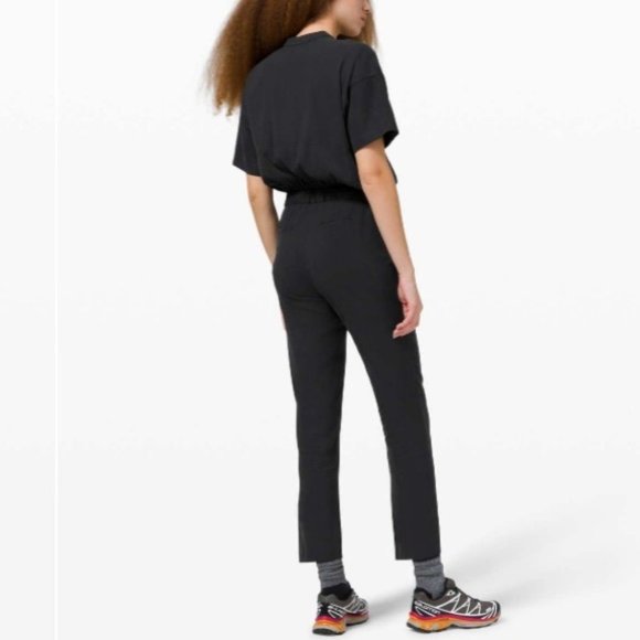❗️SOLD❗️2021 Lululemon Black Short Sleeve Perfectly Poised Jumpsuit Size 8 - Picture 2 of 10